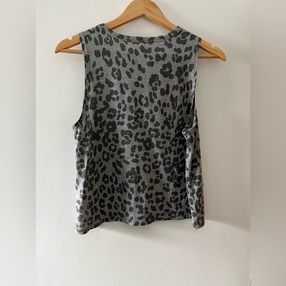 Authentic American Heritage woman’s sleeveless tee. Cheetah print - Picture 2 of 10